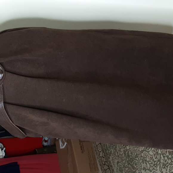 Vintage ultrasuede dress with leather belt. - Picture 3 of 7